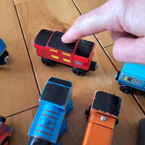 THOMAS TRAIN WOODEN LOT OF 15!  READ!  Thomas Train Wooden Railway - Picture 7 of 16